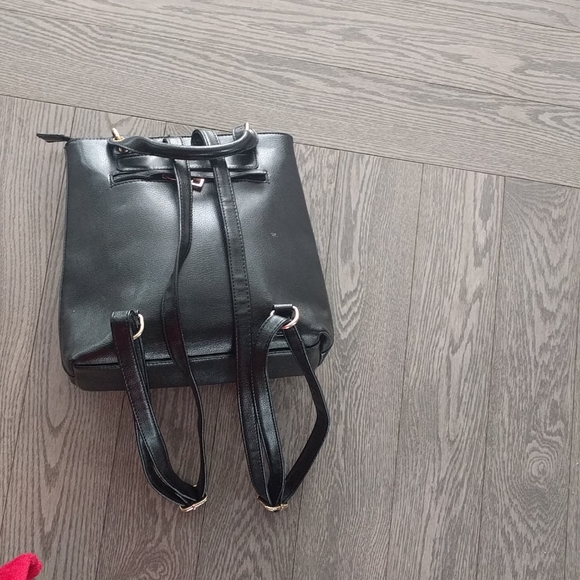 Beautifu blackl backpack by Elle🍀🍀 - Picture 8 of 12